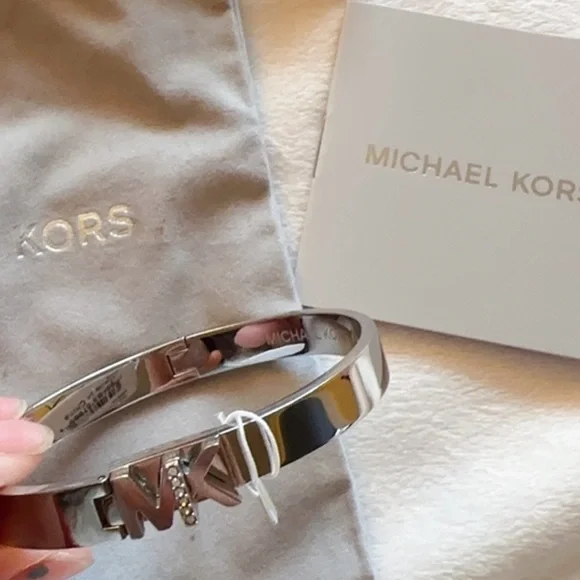 Brand NEW Michael Kors Bracelet with Tags - Picture 2 of 4